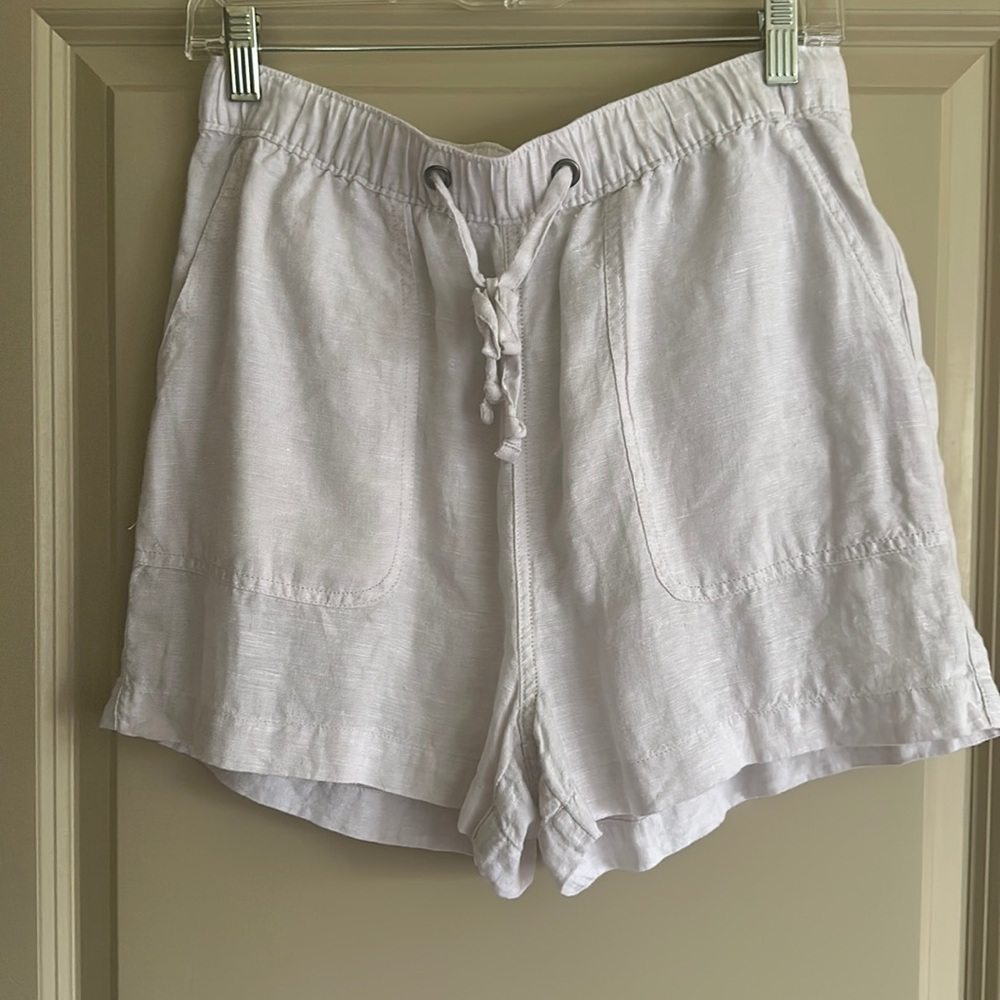 100% linen shorts. Pale gray. NWOT. Size medium.